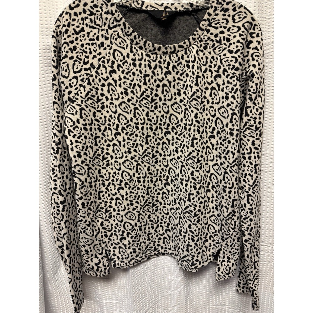 Jack Women's‎ Animal Print SZ Medium Pullover Soft Stretch Comfort